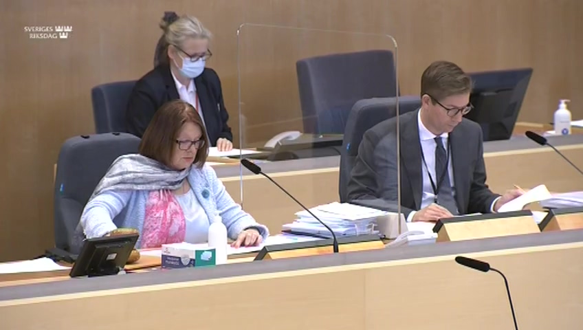 Stillbild från debatten i kammaren