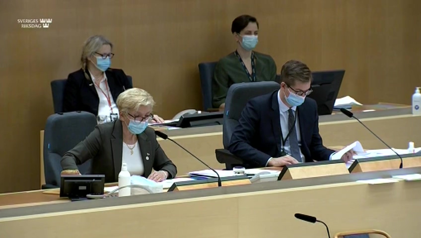 Stillbild från debatten i kammaren