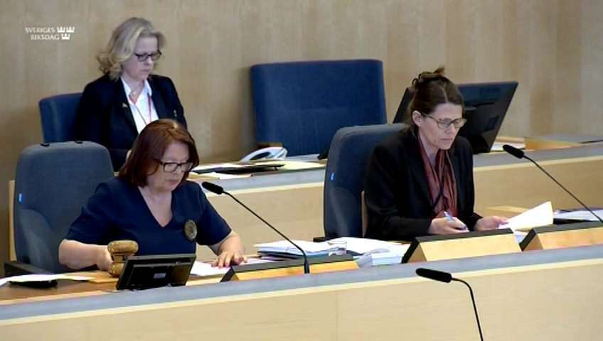 Stillbild från debatten i kammaren