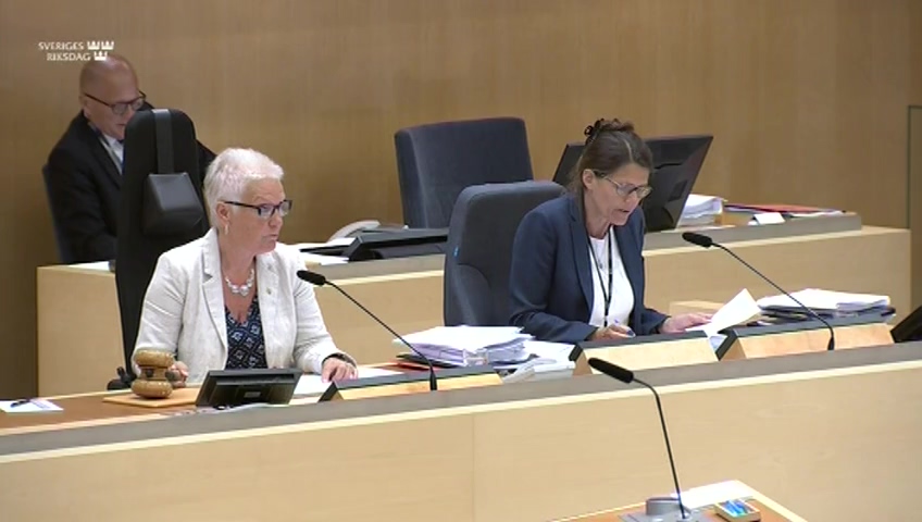 Stillbild från debatten i kammaren