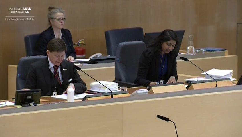 Stillbild från debatten i kammaren