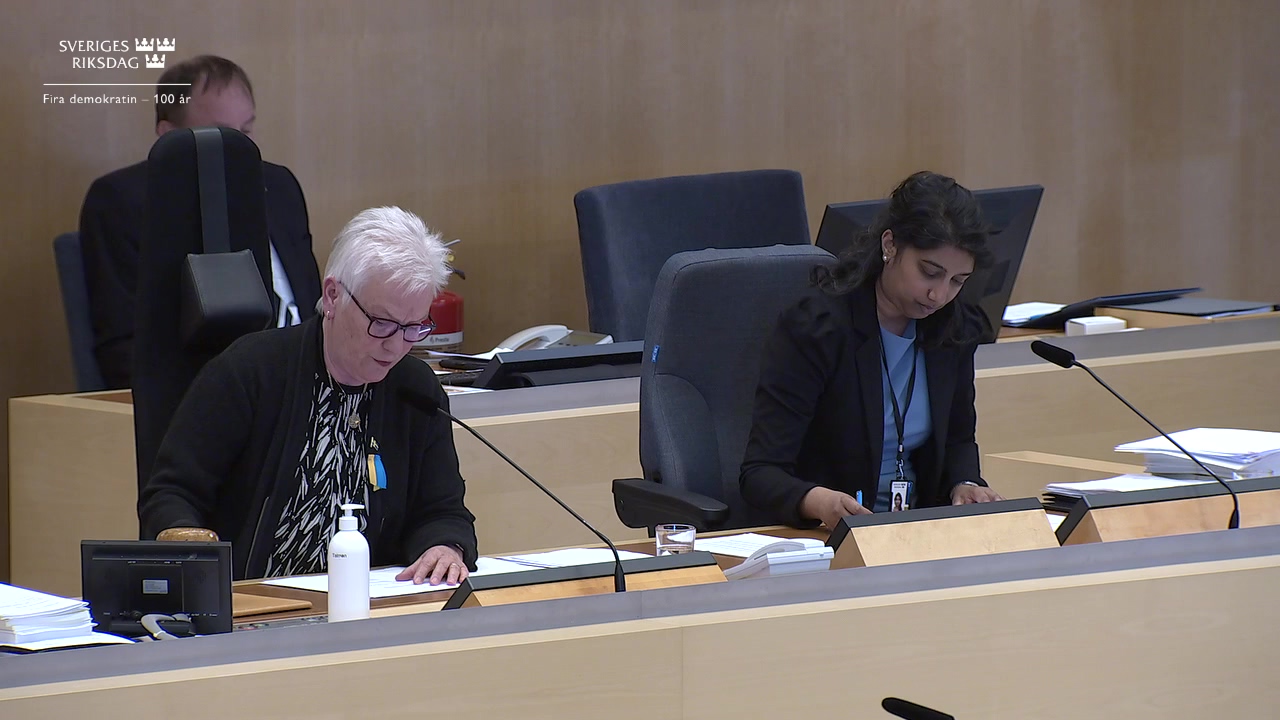 Stillbild från debatten i kammaren