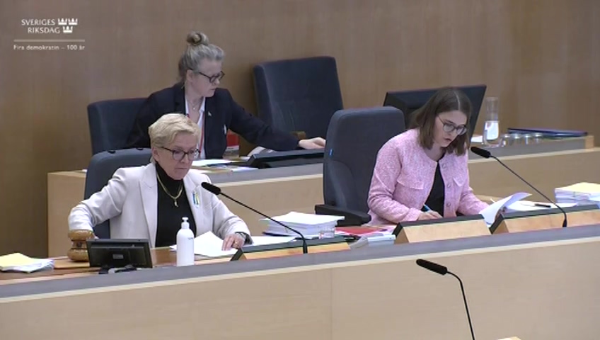 Stillbild från debatten i kammaren