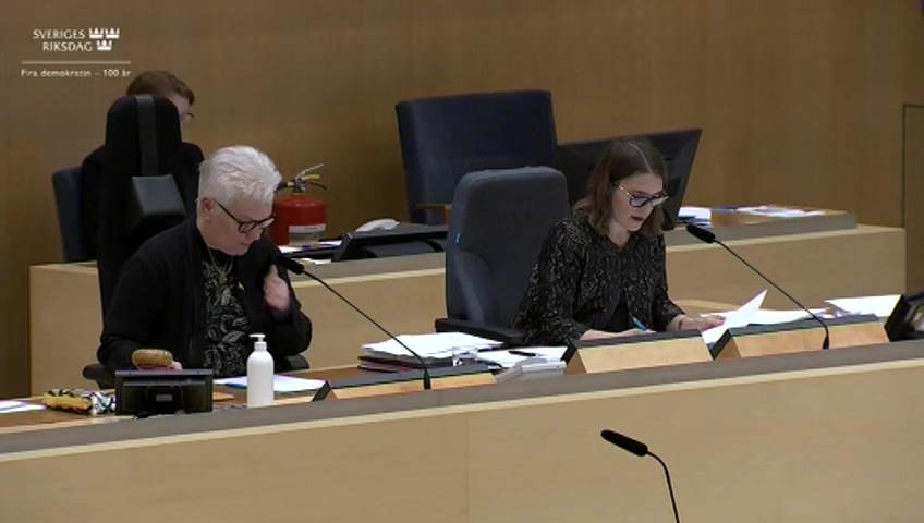 Stillbild från debatten i kammaren