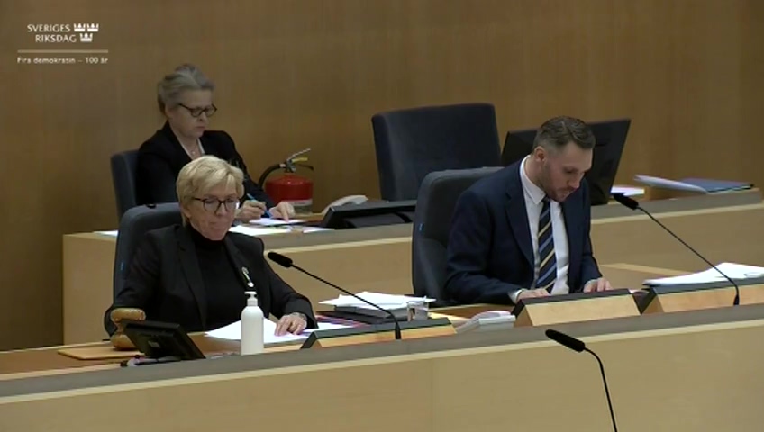 Stillbild från debatten i kammaren