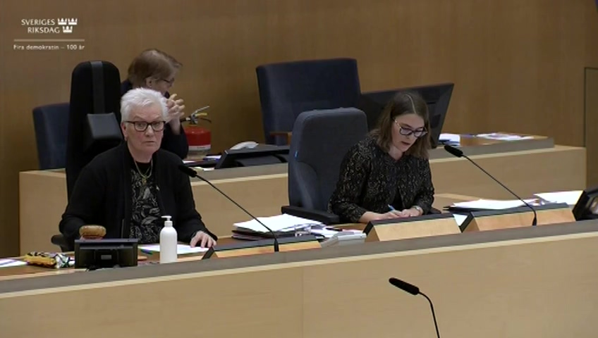 Stillbild från debatten i kammaren