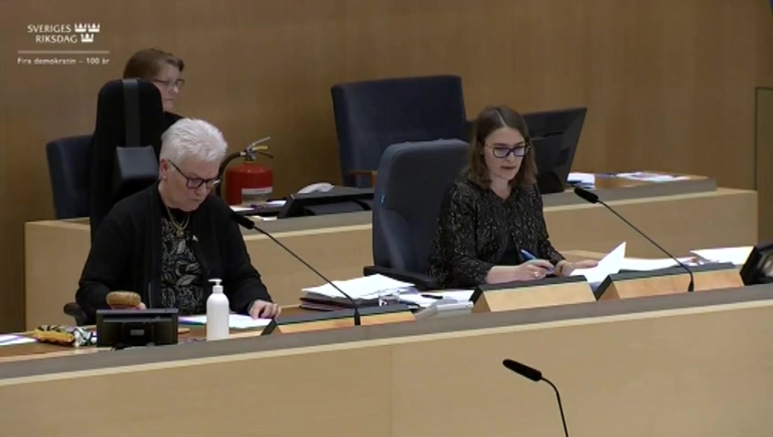 Stillbild från debatten i kammaren