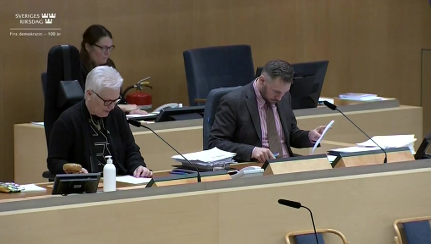 Stillbild från debatten i kammaren