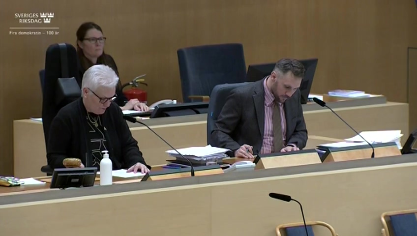 Stillbild från debatten i kammaren