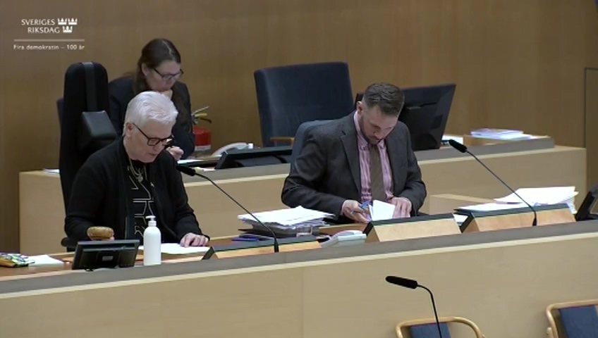 Stillbild från debatten i kammaren