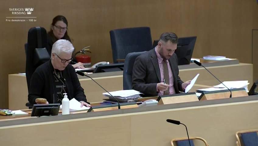 Stillbild från debatten i kammaren