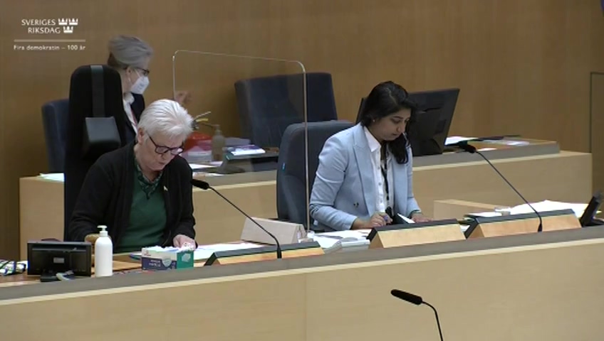 Stillbild från debatten i kammaren