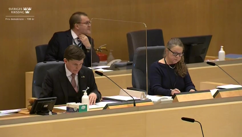 Stillbild från debatten i kammaren