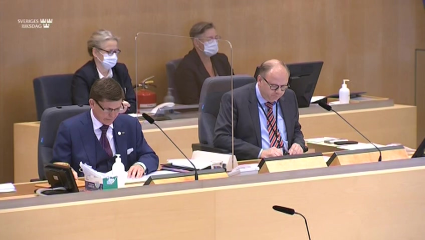 Stillbild från debatten i kammaren