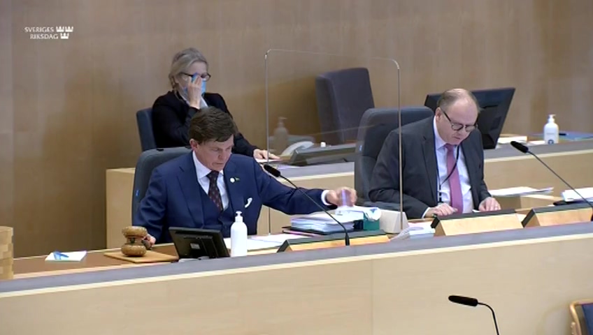 Stillbild från debatten i kammaren