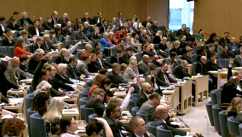Stillbild från debatten i kammaren