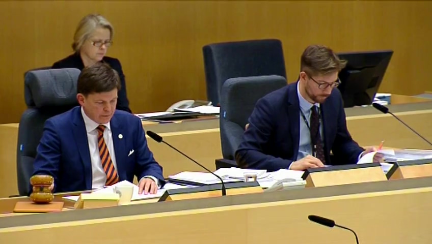 Stillbild från debatten i kammaren