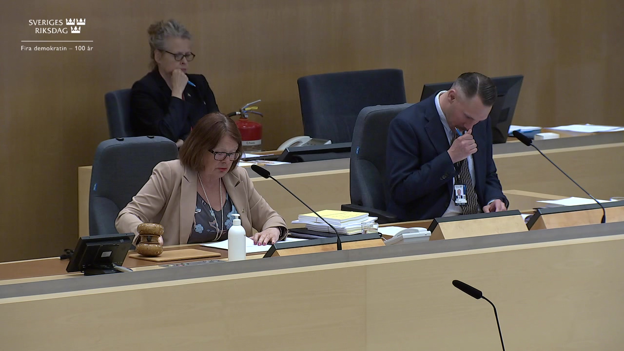 Stillbild från debatten i kammaren