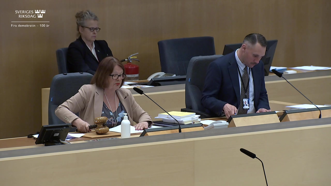 Stillbild från debatten i kammaren