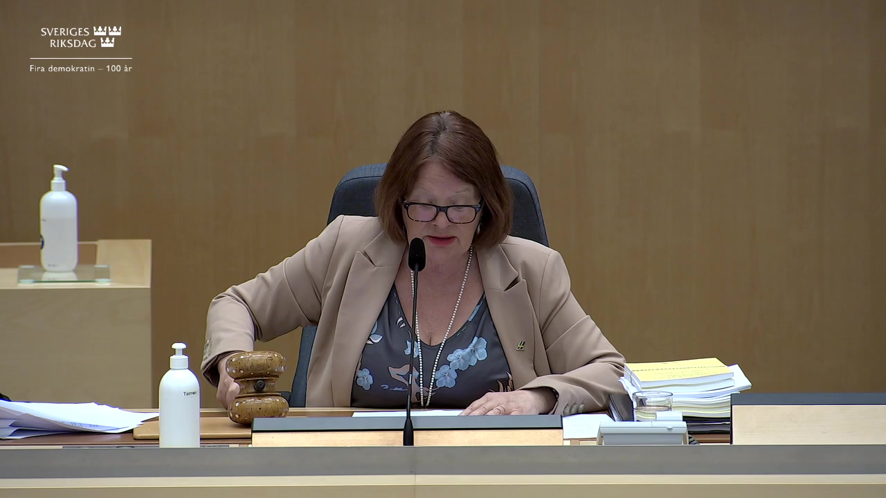 Stillbild från debatten i kammaren
