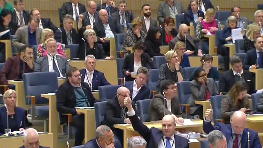 Stillbild från debatten i kammaren