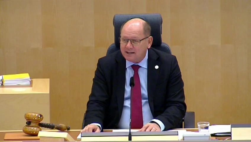 Stillbild från debatten i kammaren