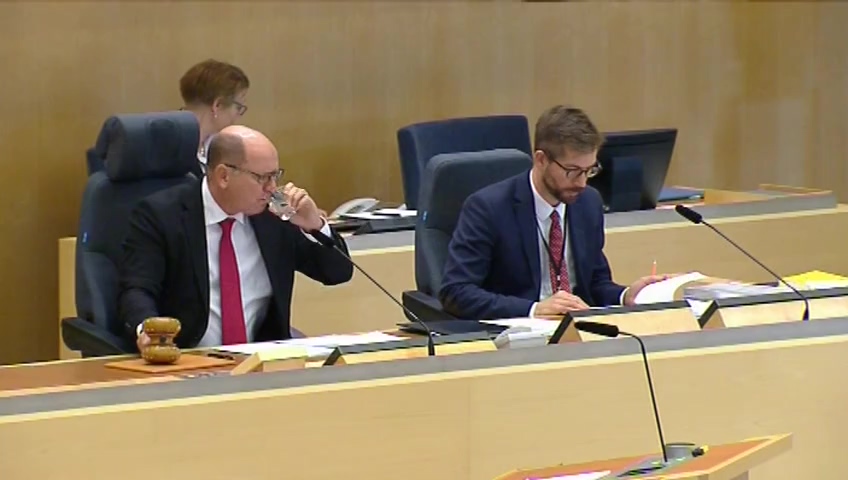 Stillbild från debatten i kammaren