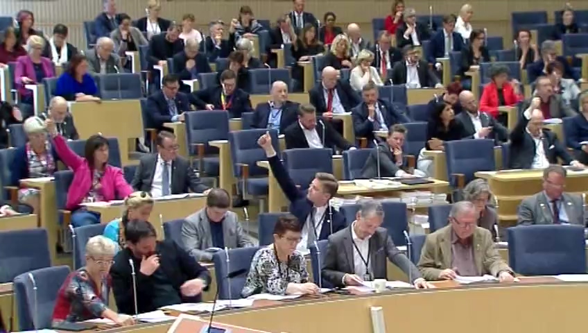 Stillbild från debatten i kammaren
