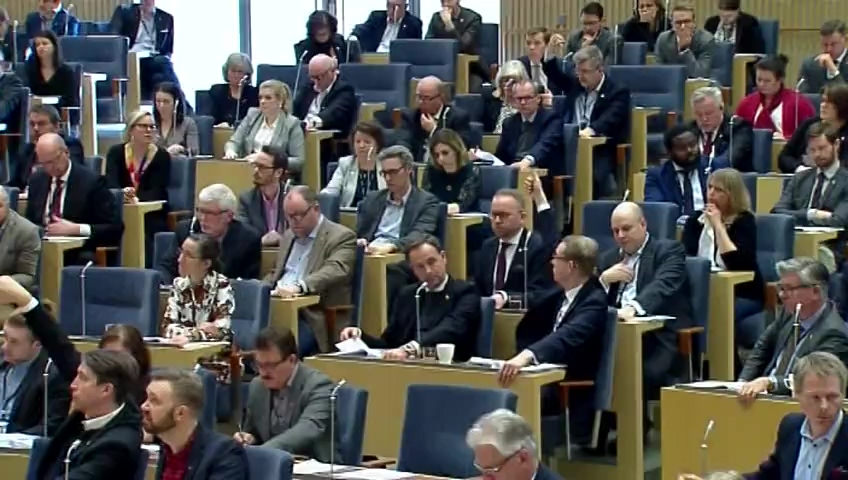 Stillbild från debatten i kammaren