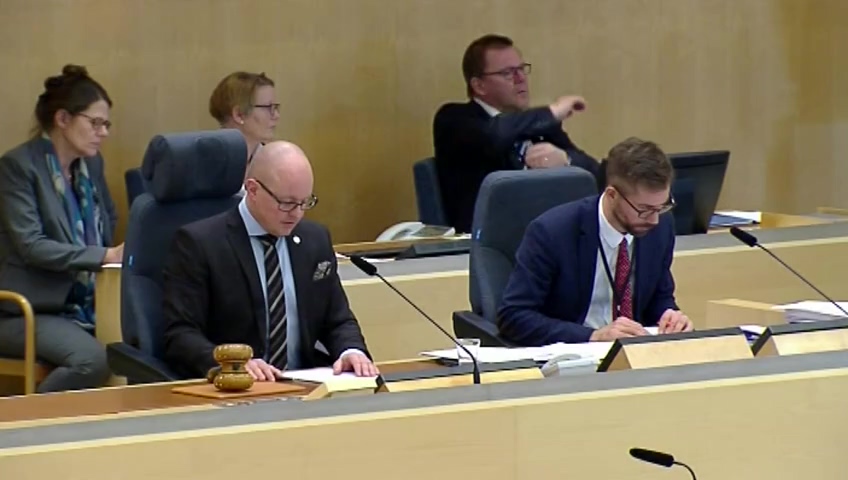 Stillbild från debatten i kammaren