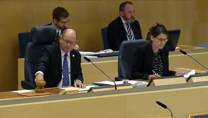 Stillbild från debatten i kammaren