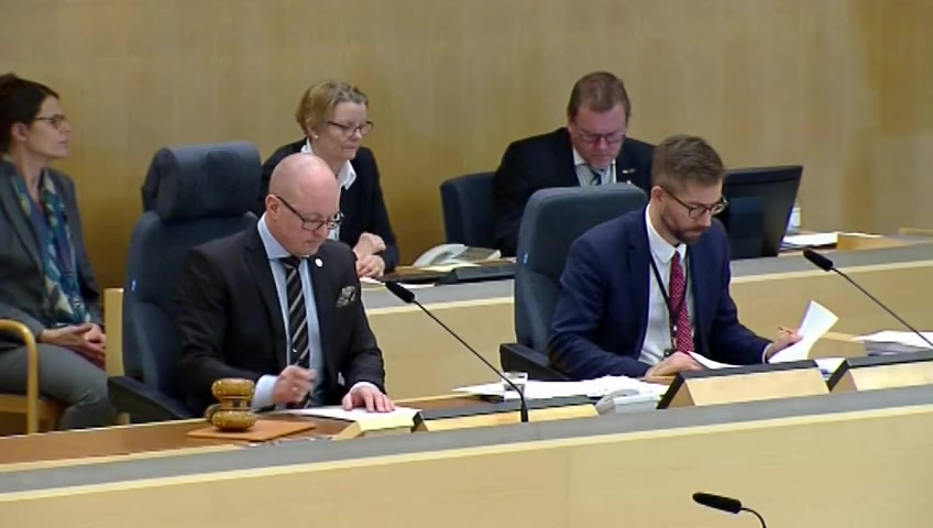 Stillbild från debatten i kammaren
