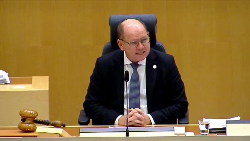 Stillbild från debatten i kammaren