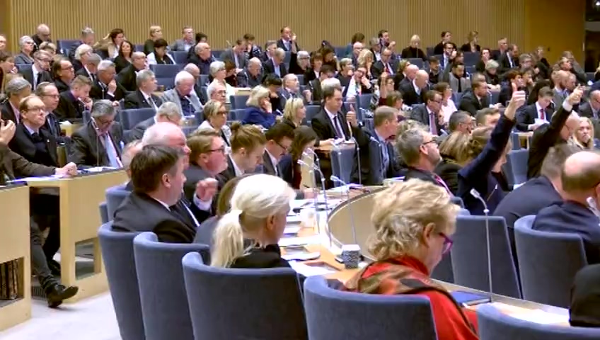 Stillbild från debatten i kammaren
