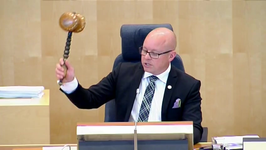 Stillbild från debatten i kammaren