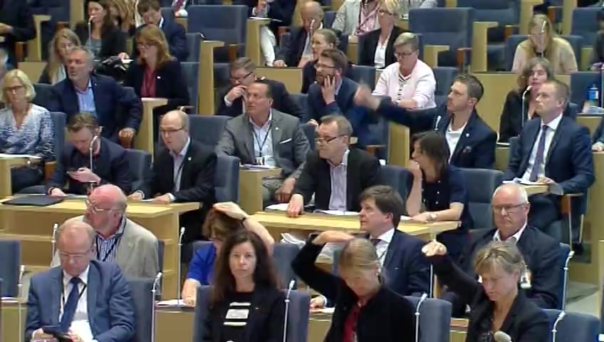 Stillbild från debatten i kammaren