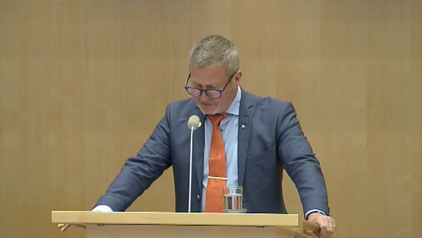 Stillbild från Debatt om förslag: Kompletteringar av den tillfälliga lagen för uppehållstillstånd rörande studier på gymnasienivå