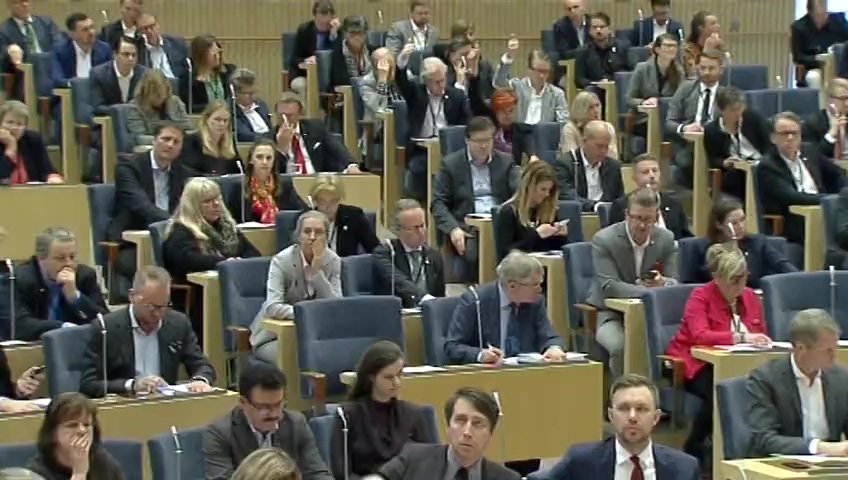 Stillbild från debatten i kammaren