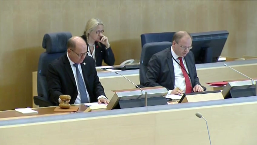 Stillbild från debatten i kammaren