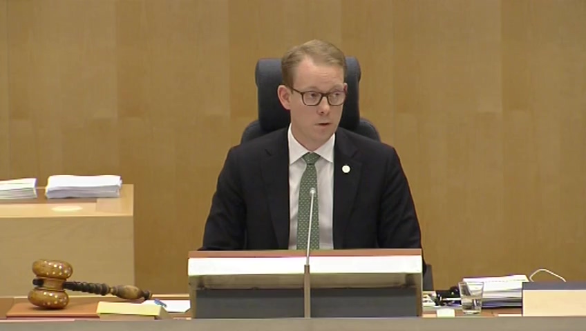 Stillbild från debatten i kammaren