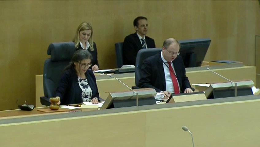 Stillbild från debatten i kammaren