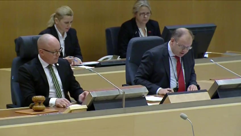 Stillbild från debatten i kammaren