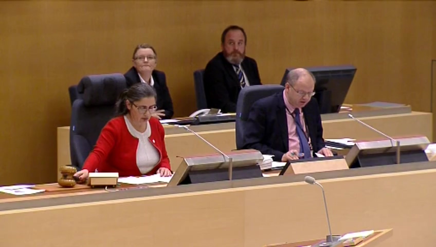 Stillbild från debatten i kammaren