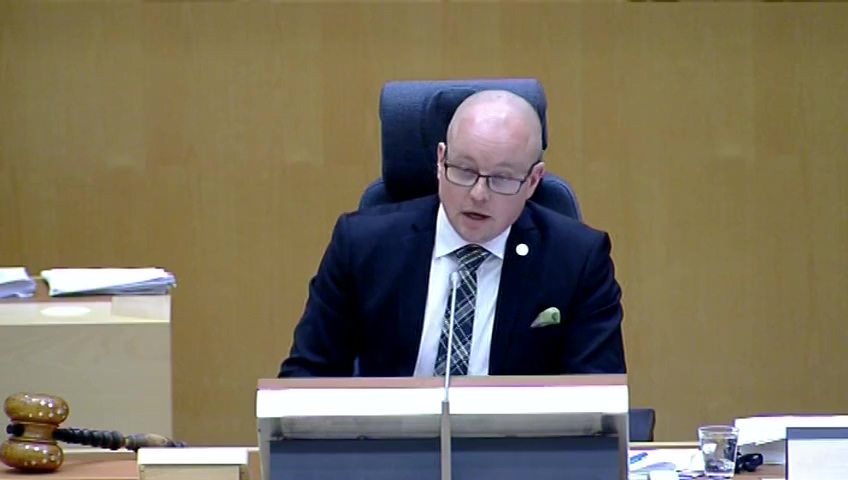 Stillbild från debatten i kammaren