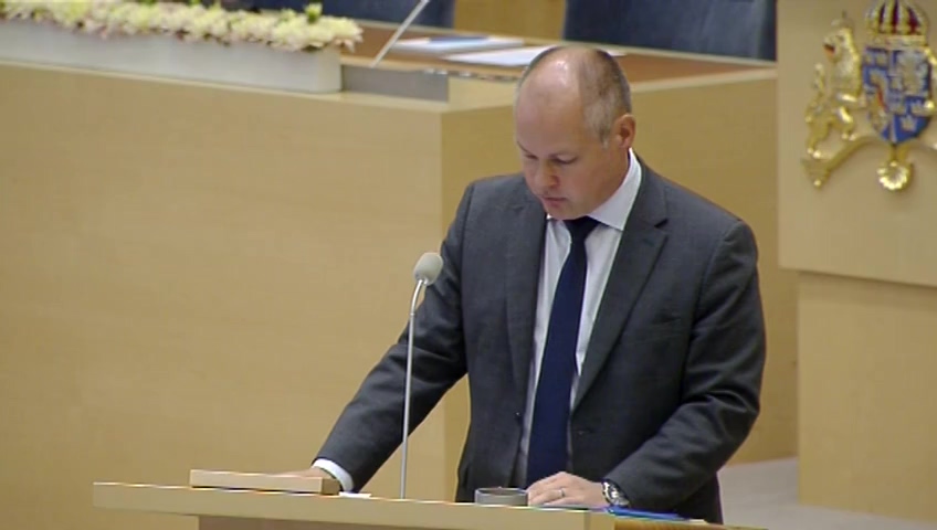 Stillbild från Interpellationsdebatt: Förtryck och våld mot flickor och kvinnor på asylboenden