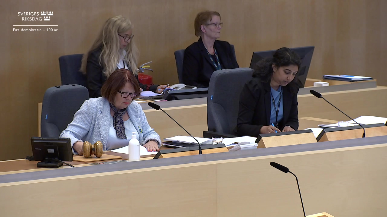 Stillbild från debatten i kammaren