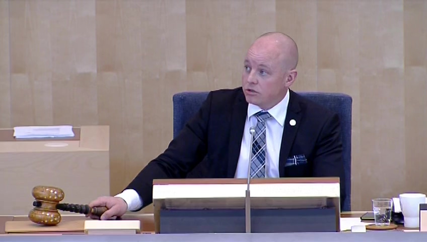 Stillbild från debatten i kammaren