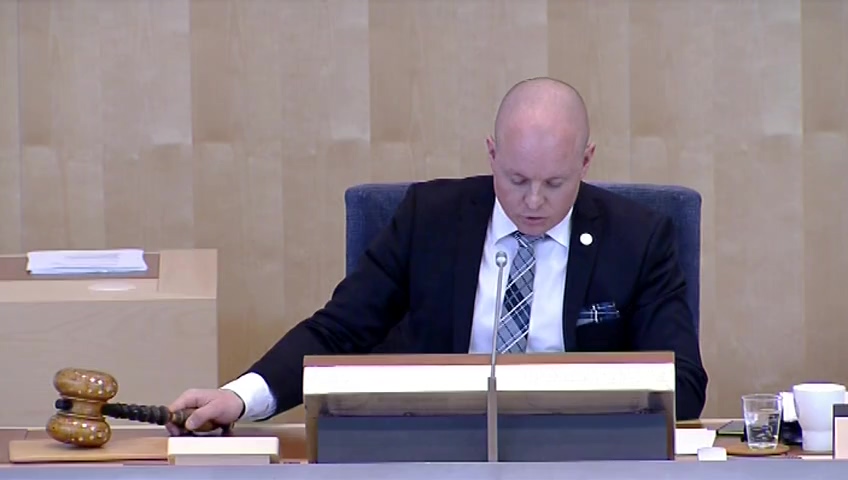 Stillbild från debatten i kammaren