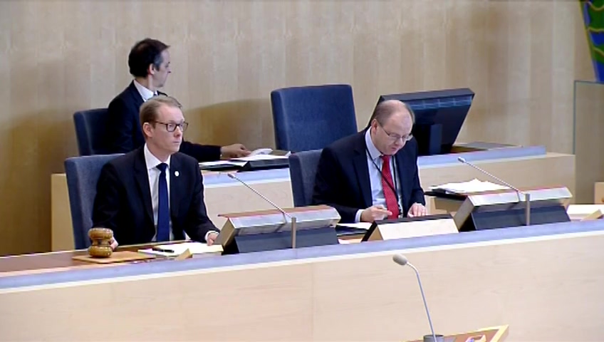Stillbild från debatten i kammaren