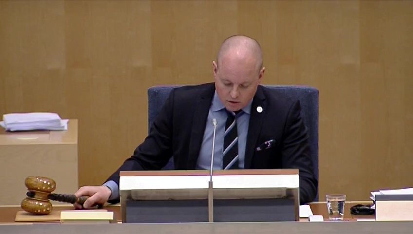 Stillbild från debatten i kammaren